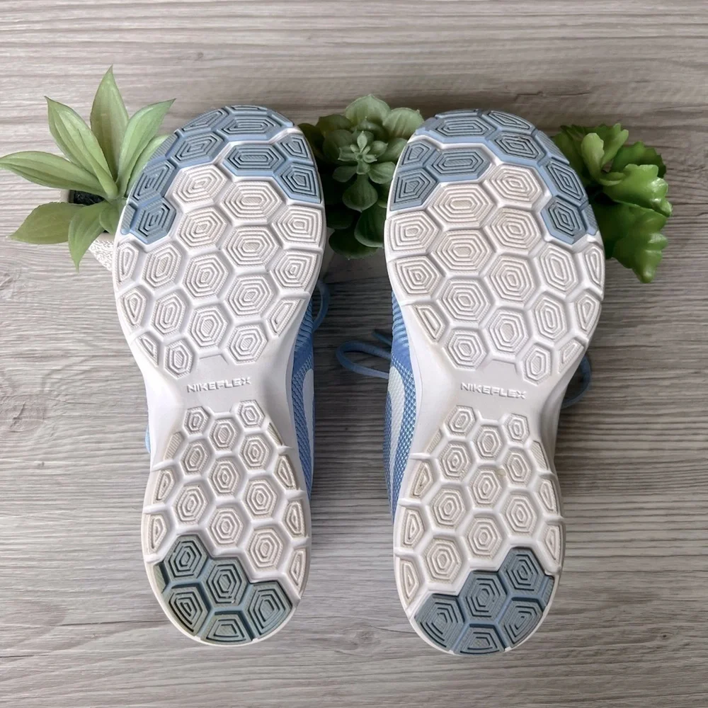 NIKE flex bijoux aluminum sneakers size 6.5 EUC